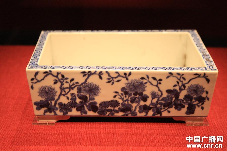 معرض الخزفيات للإمبراطورة الأم  تسي شي يقام في متحف العاصمة ببكين (7)