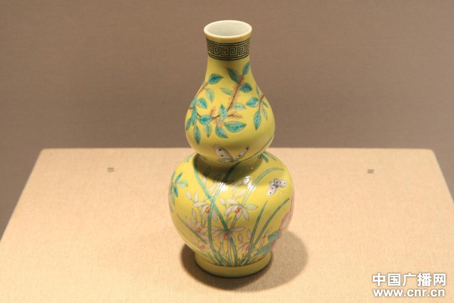 معرض الخزفيات للإمبراطورة الأم  تسي شي يقام في متحف العاصمة ببكين (5)
