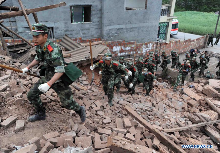 ارتفاع عدد قتلى زلزال الصين إلى 179 شخصا (12)