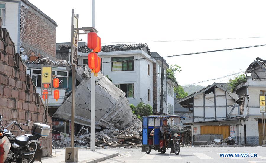 ارتفاع عدد قتلى زلزال الصين إلى 179 شخصا (2)