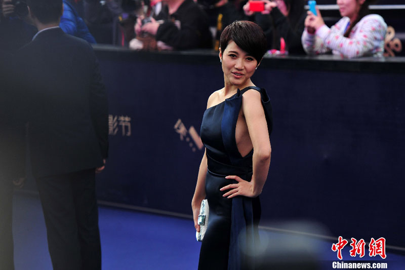 نجوم صينيون وأجانب يتألقون في مراسم اختتام مهرجان بكين السينمائي الدولي  (37)