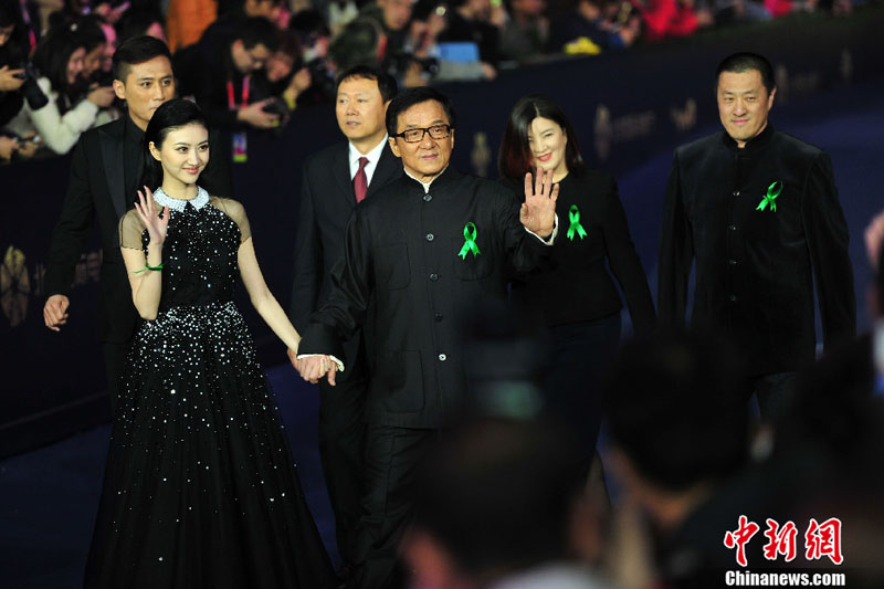 نجوم صينيون وأجانب يتألقون في مراسم اختتام مهرجان بكين السينمائي الدولي  (40)