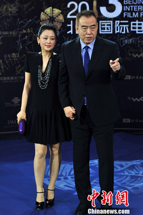 نجوم صينيون وأجانب يتألقون في مراسم اختتام مهرجان بكين السينمائي الدولي  (25)
