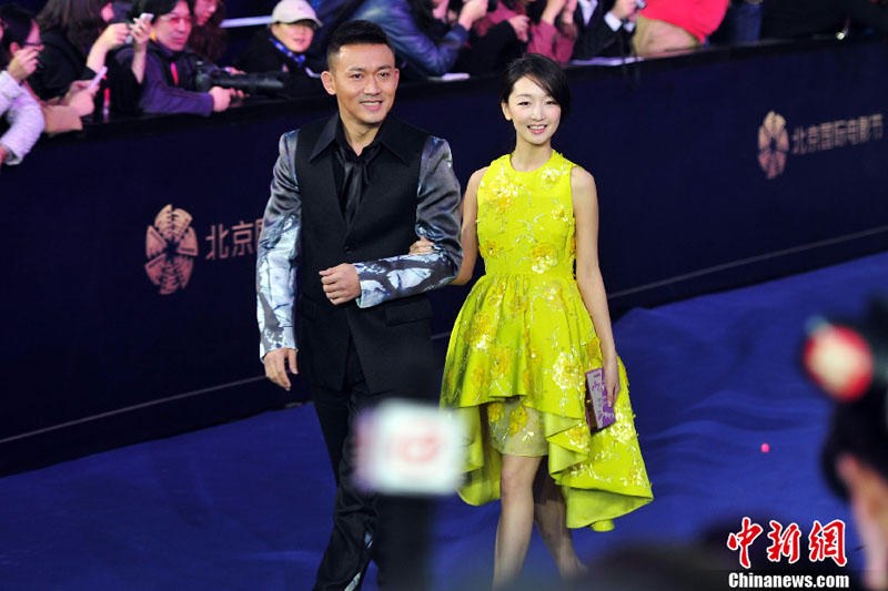 نجوم صينيون وأجانب يتألقون في مراسم اختتام مهرجان بكين السينمائي الدولي  (23)