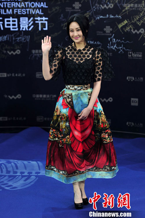نجوم صينيون وأجانب يتألقون في مراسم اختتام مهرجان بكين السينمائي الدولي  (20)