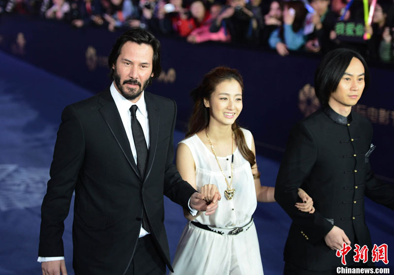 نجوم صينيون وأجانب يتألقون في مراسم اختتام مهرجان بكين السينمائي الدولي  (12)