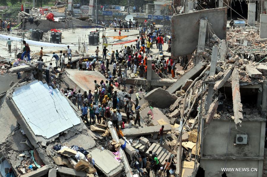 تأكد مصرع 70 فى انهيار مبنى ببنجلاديش (2)