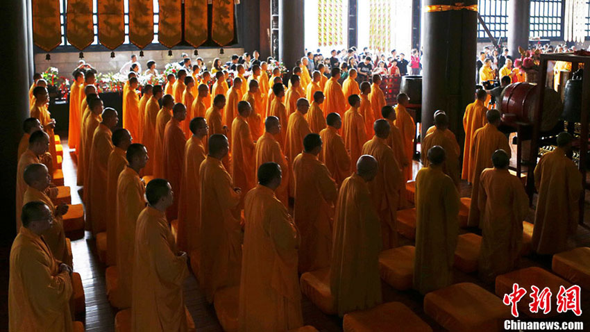 معهد الدراسات البوذية على سفح جبل آمي بسيتشوان الصينية (16)