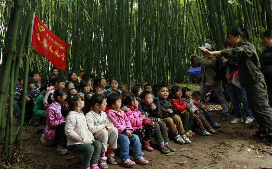 رسالة حب لأطفال لوشان بمناسبة يوم الطفولة العالمي 