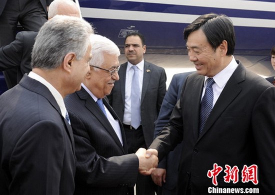 رئيس دولة فلسطين يصل إلى بكين