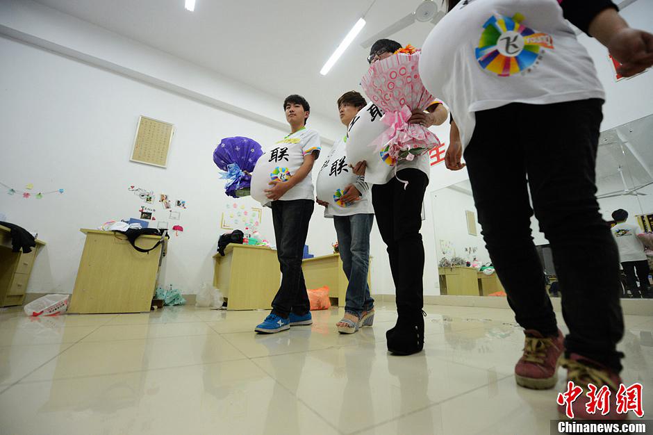 تمثيل الطلاب الجامعيين فى  يانغتشو الحوامل لتجربة سعادتهن ومرارتهن (6)