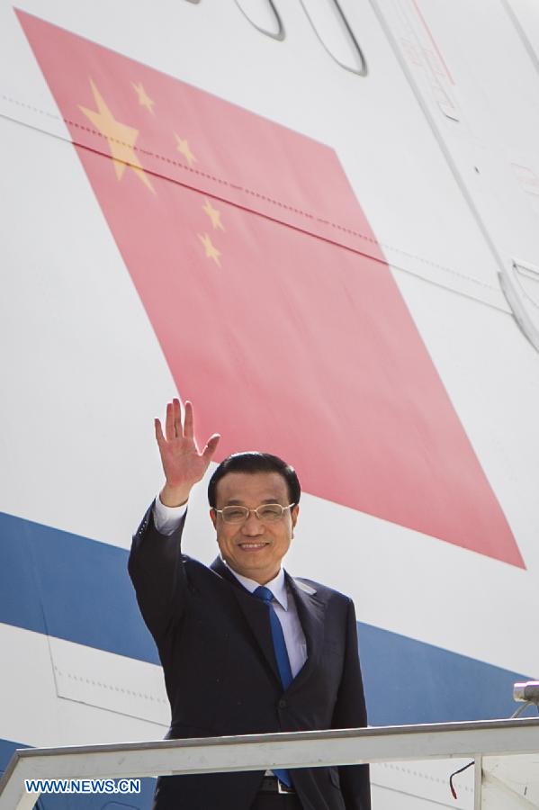 رئيس مجلس الدولة الصيني يصل نيودلهي فى زيارة رسمية  (4)