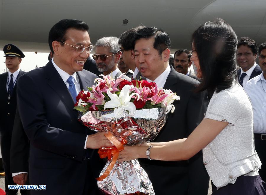 رئيس مجلس الدولة الصيني يصل نيودلهي فى زيارة رسمية  (5)