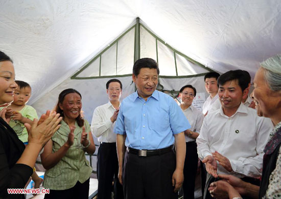 الرئيس شي يشدد على اعادة اعمار جنوب غرب الصين التي ضربها الزلزال 