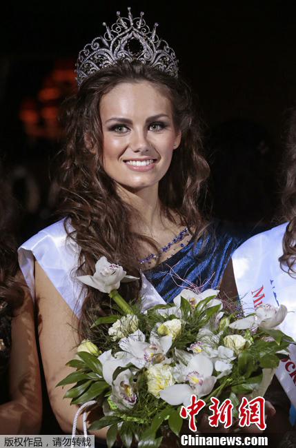 داريا ايفانوفا تفوز بلقب ملكة جمال روسيا لعام 2013    (3)