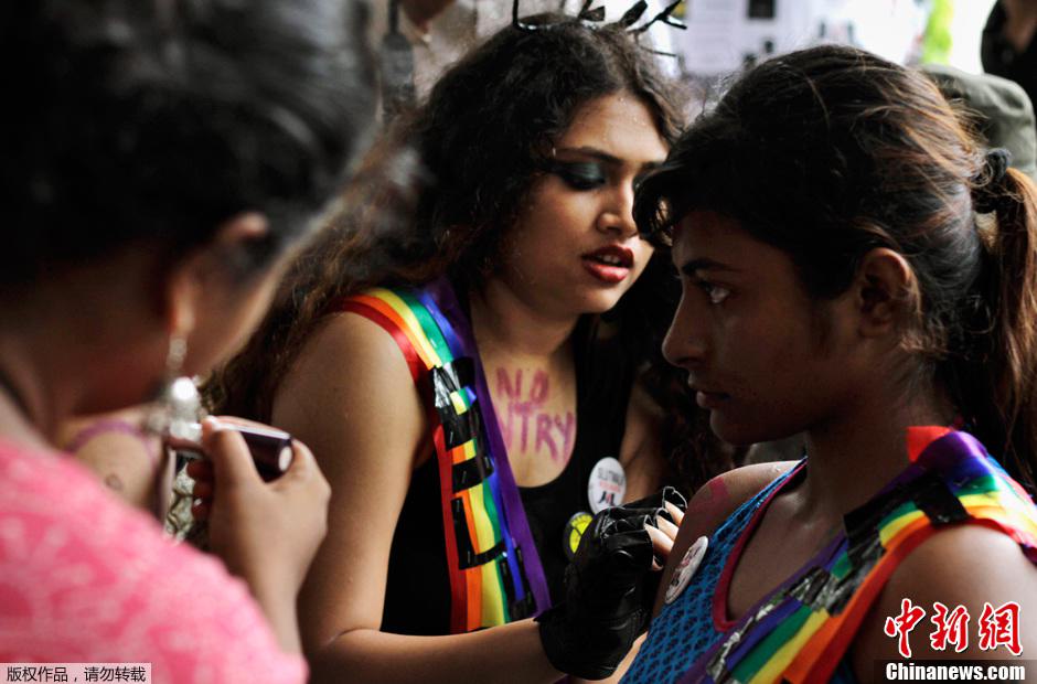 تظاهر"فاحشات الهند" ضد التحرش الجنسي