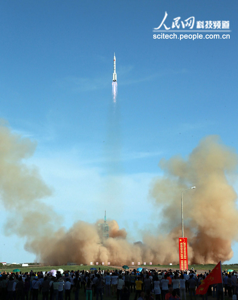 عاجل : انطلاق مركبة الفضاء الصينية شنتشو-10 (8)
