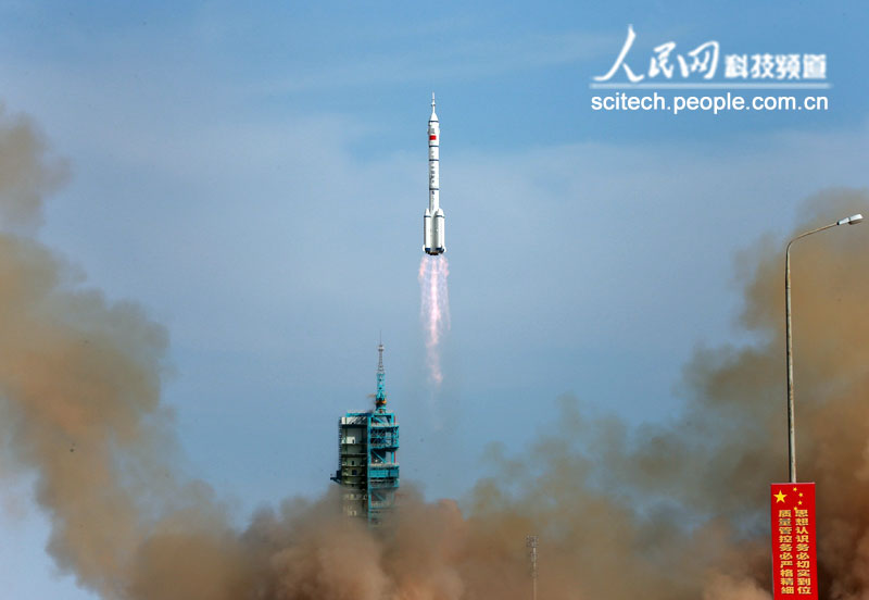 عاجل : انطلاق مركبة الفضاء الصينية شنتشو-10 (7)