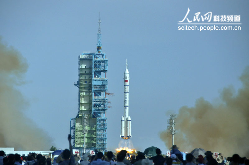 عاجل : انطلاق مركبة الفضاء الصينية شنتشو-10 (4)