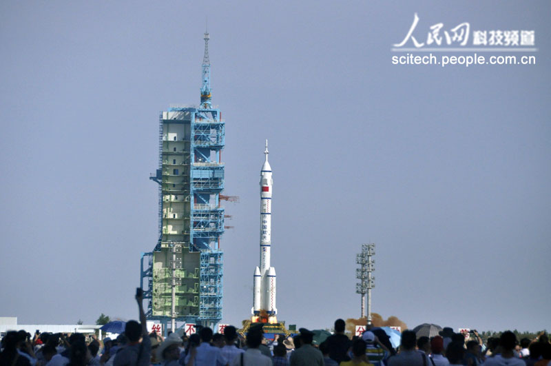 عاجل : انطلاق مركبة الفضاء الصينية شنتشو-10