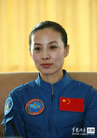 الصور القريبة لرائدة الفضاء الصينية وانغ يا بينغ (4)
