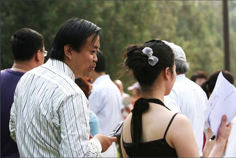 مقابلة التعارف للزواج في الصين: الأولياء يقيمون أكشاك ل"بيع" أولادهم (9)