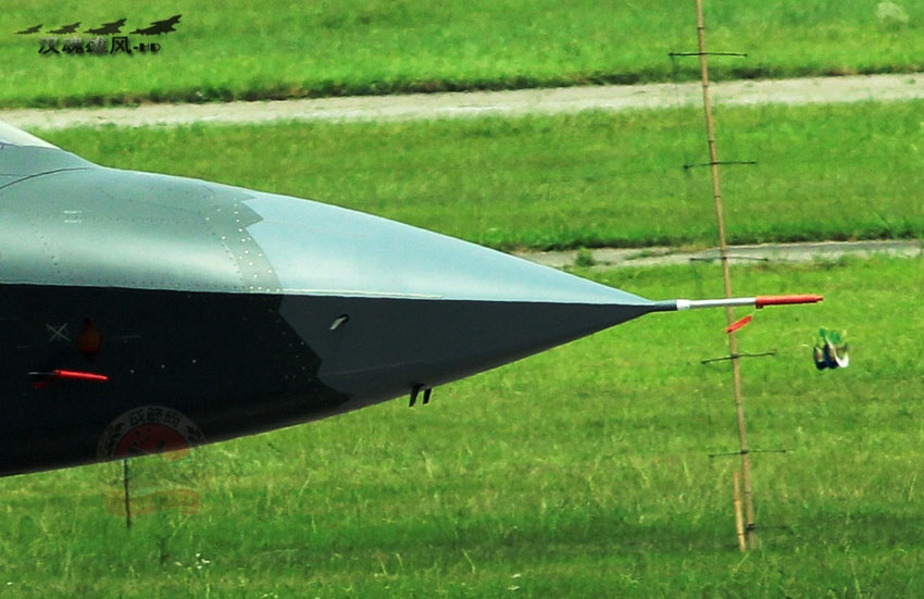 مقاتلة الشبح الصينية من طراز جيان-20 تقوم برحلتها التجريبية الثانية (4)