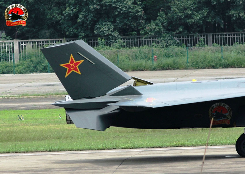 مقاتلة الشبح الصينية من طراز جيان-20 تقوم برحلتها التجريبية الثانية (3)