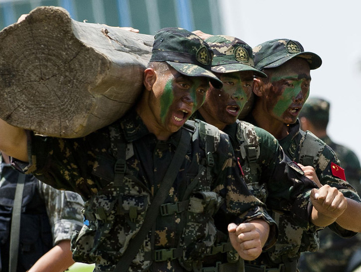 تنظيم قوات حامية جيش التحرير الشعبي الصيني في هونغ كونغ "اليوم المفتاح لثكناتها"