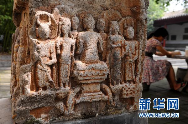 لمحة عن مواقع التراث العالمي في الصين: مجموعة المباني التاريخية بدنغفونغ  (22)