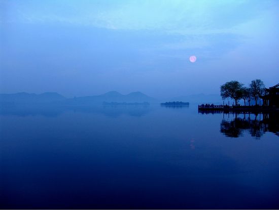 لمحة عن مواقع التراث العالمي في الصين: البحيرة الغربية شيهو  (15)