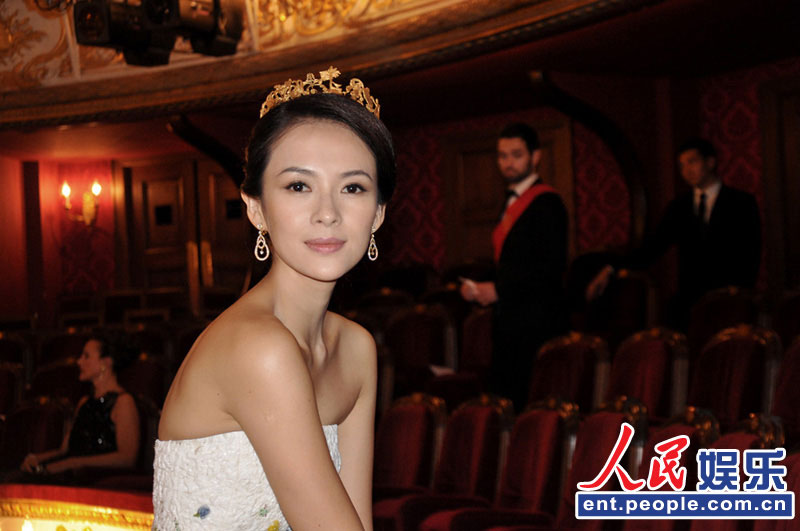 تشانغ تسي يي أميرة الأناقة في حفلة الرقص الفرنسية (7)