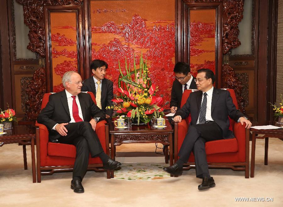 رئيس مجلس الدولة الصيني: اتفاقية التجارة الحرة بين الصين وسويسرا "إشارة قوية" ضد الحمائية