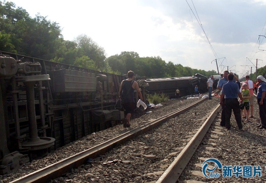إصابة أكثر من 70 شخصا في خروج قطار عن القضبان جنوب غرب روسيا 