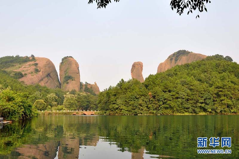 لمحة عن مواقع التراث العالمي في الصين:دانشيا الصينية  (25)
