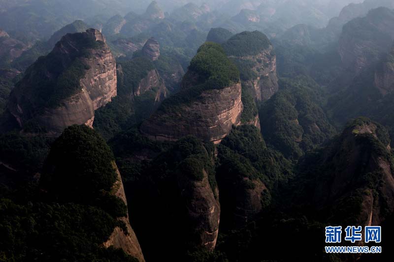 لمحة عن مواقع التراث العالمي في الصين:دانشيا الصينية  (2)