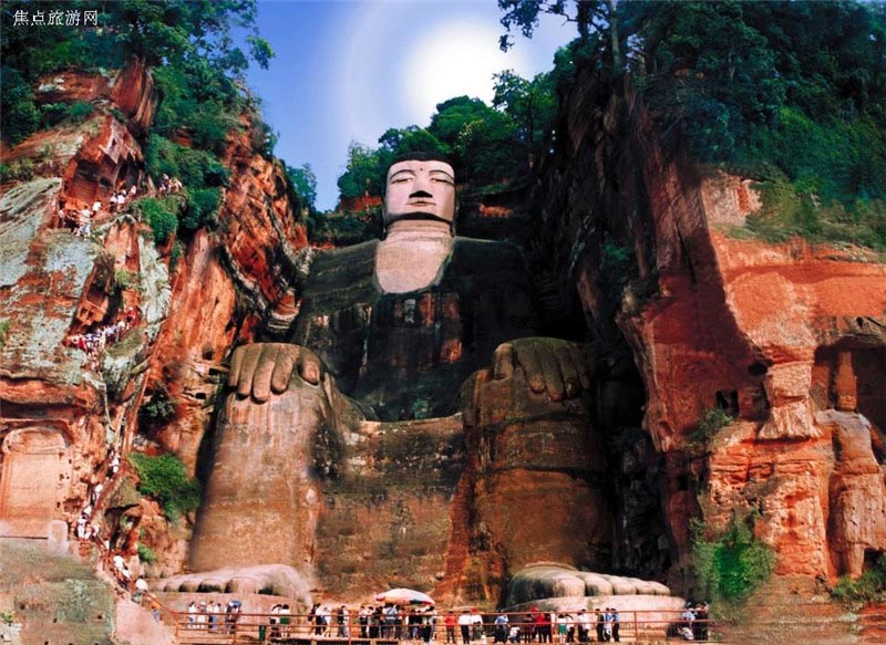 جبل آمي وتمثال بوذا الحجري العملاق في جبل لهشان  (14)
