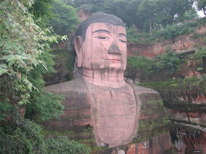 جبل آمي وتمثال بوذا الحجري العملاق في جبل لهشان  (3)