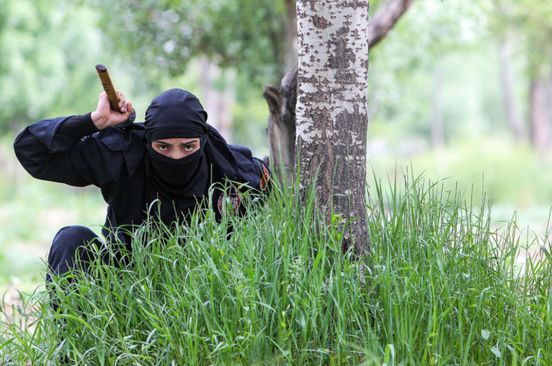 فتيات النينجا يظهرن مهارات القتال في ايران (8)