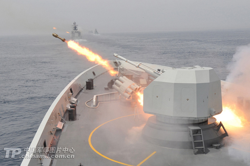 إطلاق النار بالذخيرة الحية خلال التدريبات البحرية المشتركة بين الصين وروسيا