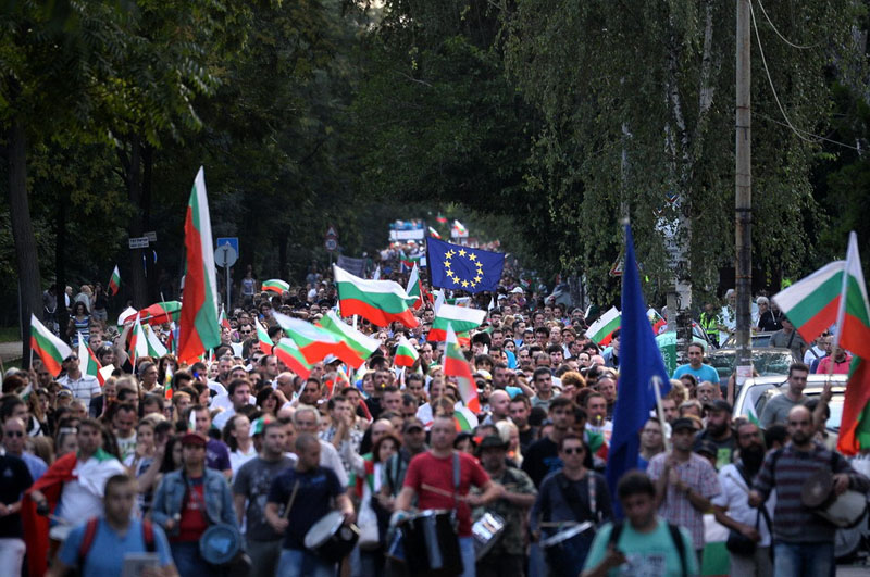 الإحتجاجات في بلغاريا تحاكي فن الثورة الفرنسية (7)