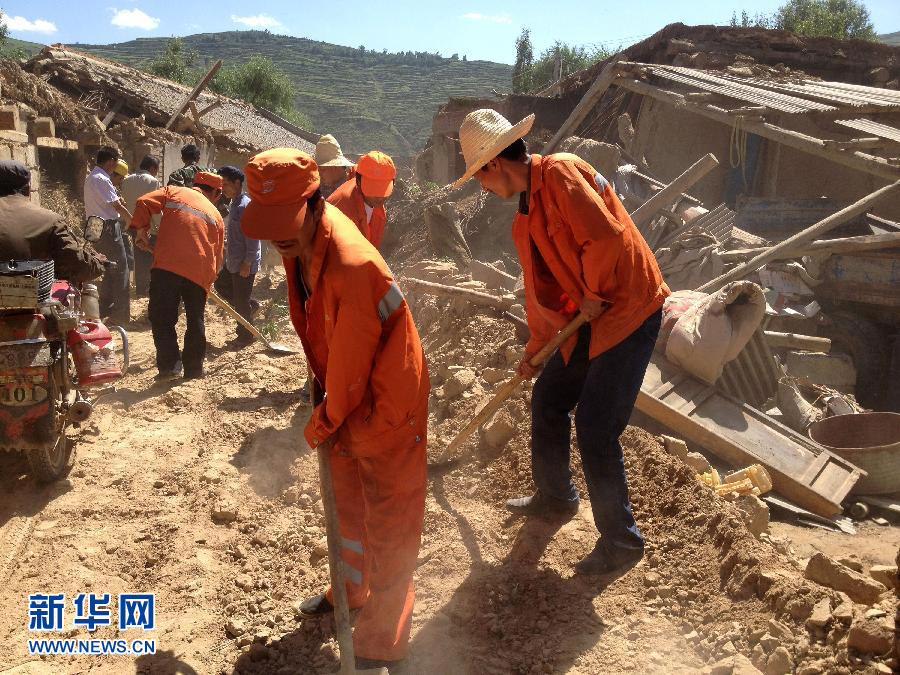 مصرع 89 شخصا وفقدان خمسة آخرين في زلزال بشمال غرب الصين  (15)