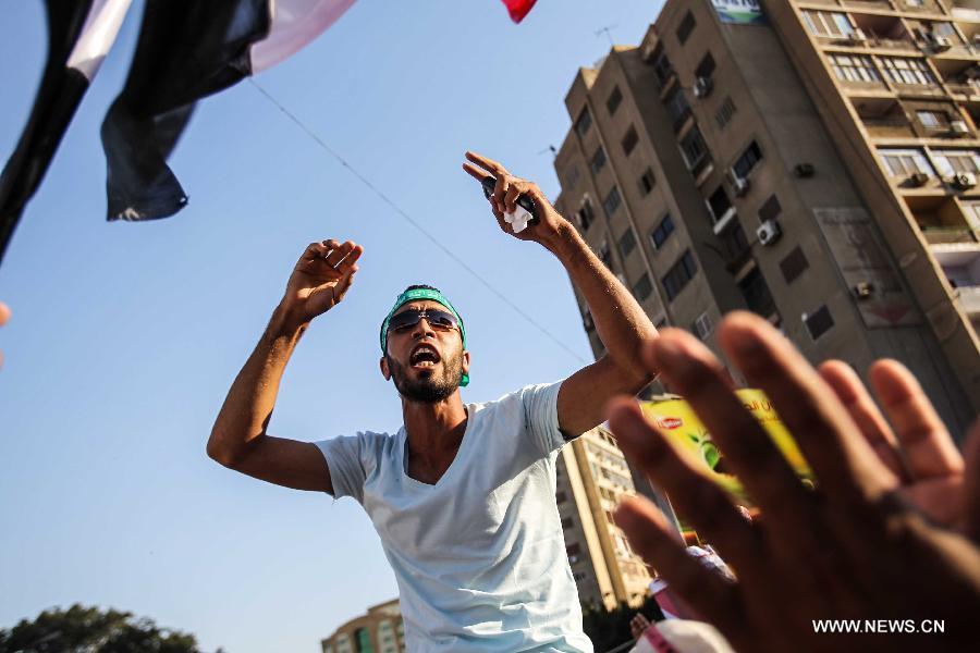 تقرير اخباري : ملايين المصريين فى الميادين لتأييد الجيش وحبس احتياطي لمرسي بتهمة التخابر (3)