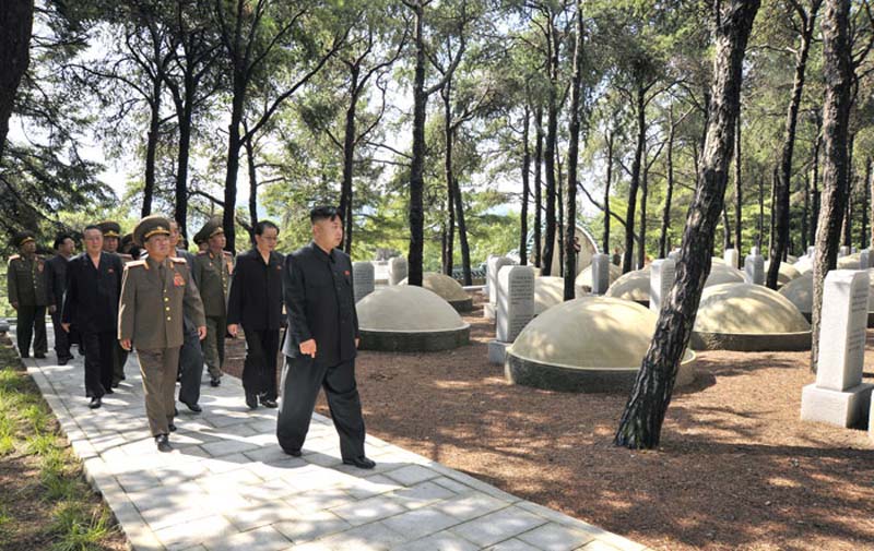 كيم جونغ أون يحيي ذكرى الشهداء الصينيين الذين سقطوا في الحرب الكورية (6)