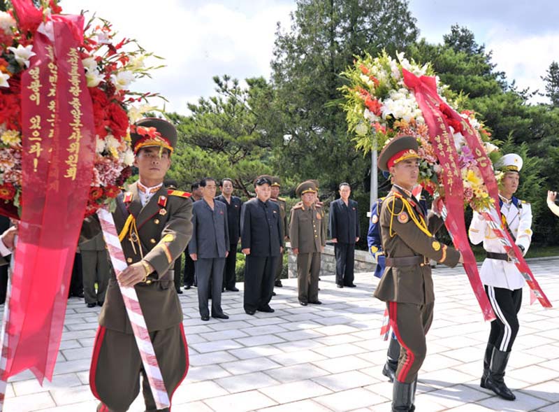 كيم جونغ أون يحيي ذكرى الشهداء الصينيين الذين سقطوا في الحرب الكورية (4)