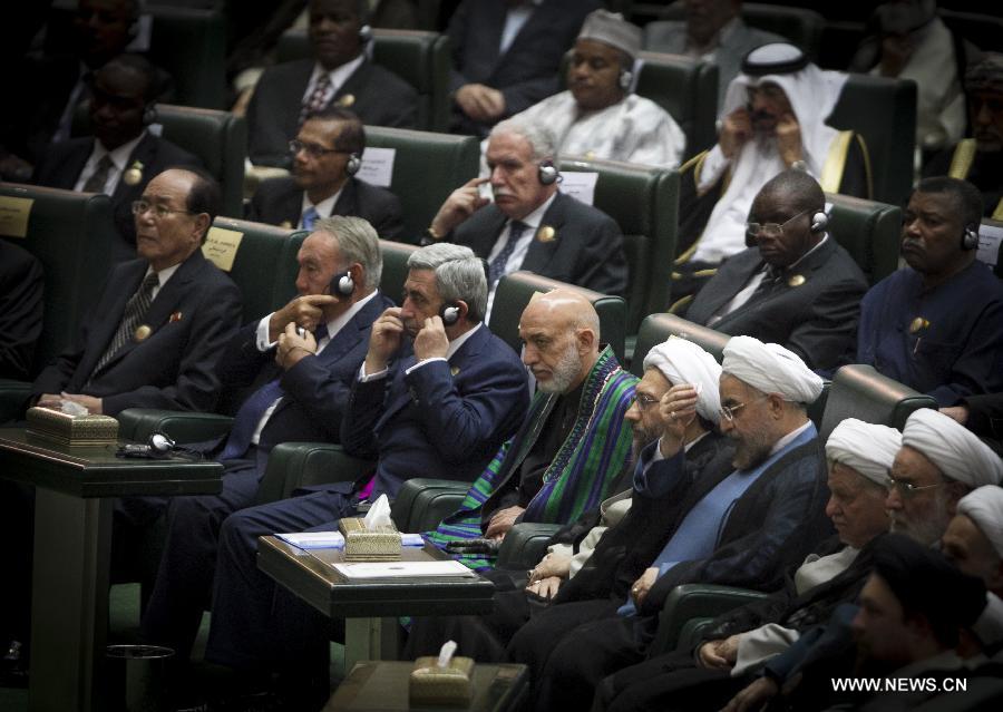 روحاني: العقوبات والتهديدات بالحرب ليست ادوات للضغط على إيران  (4)