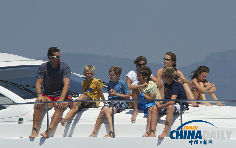 تمتع أفراد العائلة الملكيةة الاسبانية تتمتع بالعطلة في البحر في بالما ديمالوركا الأسبانية في 6 أغسطس عام 2011.