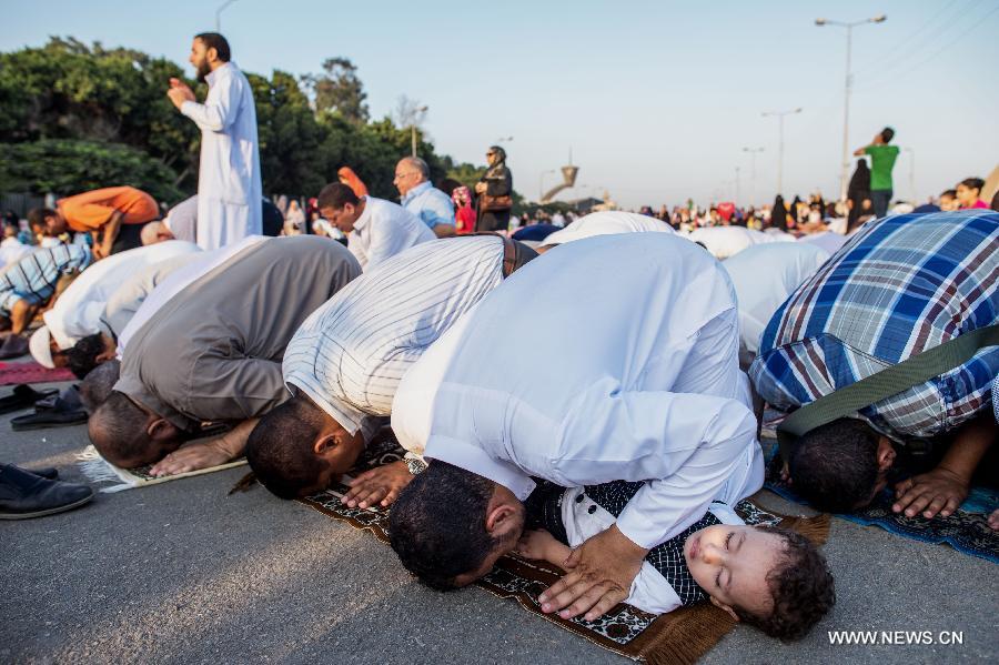 جماهير مصر يستقبلون عيد الفطر  (3)