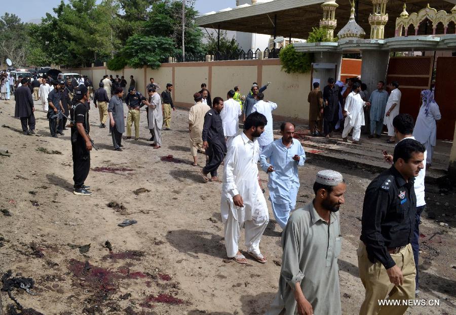 مصرع 31 شخصا وإصابة أكثر من 50 آخرين فى هجوم انتحارى فى جنوب غرب باكستان  (3)