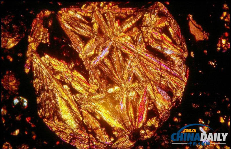 الملامح الداخلية الباهرة للحجر الجوي قبل 4.5 مليار سنة (3)